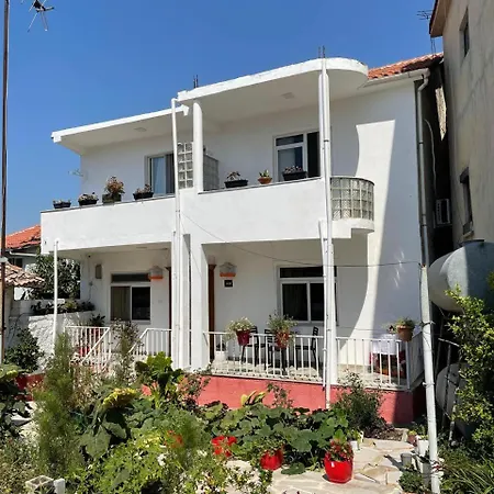 Castle Hotel