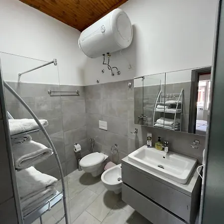 Castle Отель Круя