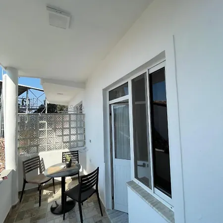 Castle فندق Krujë