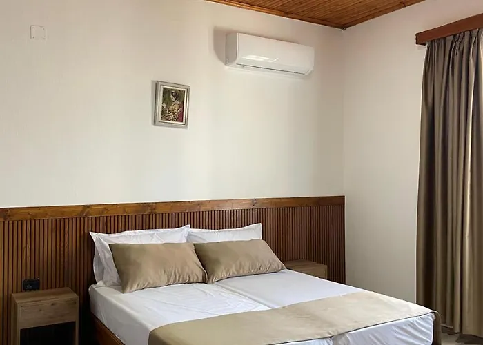 מלון Castle Krujë