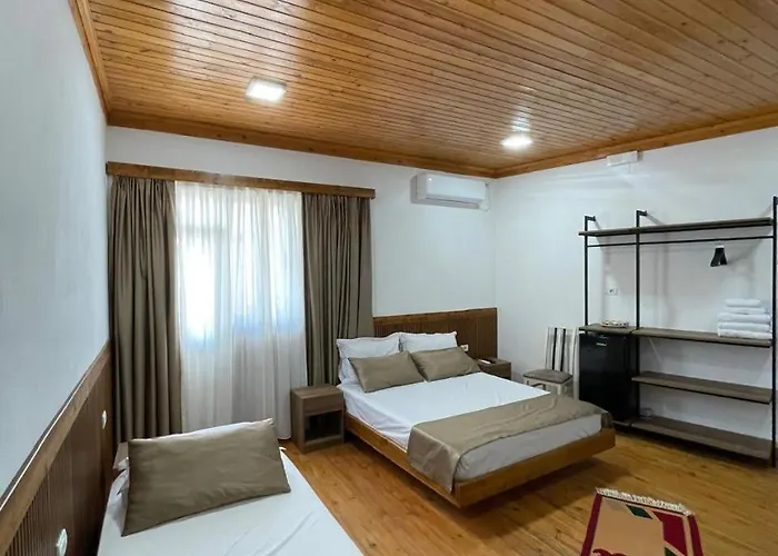 מלון Castle Krujë